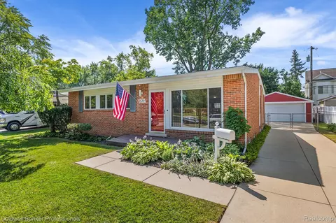 1579 Lexington St, Plymouth, MI 48170