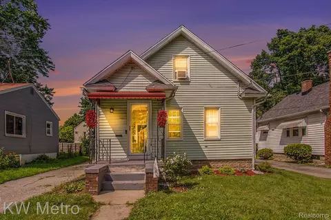 1028 Cooper Ave, Lansing, MI 48910