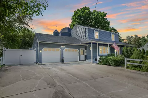 523 Warren Ave, Flushing, MI 48433