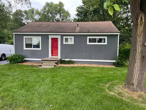 5160 Hatchery Rd, Waterford, MI 48329