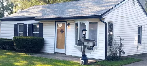 32326 Florence St, Garden City, MI 48135
