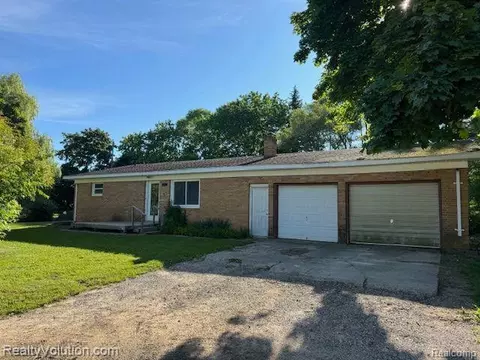 323 Markley St, Vernon, MI 48617