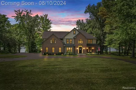 11757 Osprey Bay Rd, Davisburg, MI 48350