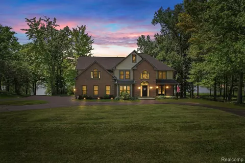 11757 Osprey Bay Rd, Springfield, MI 48350