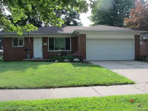 28148 Cunningham Dr, Warren, MI 48092