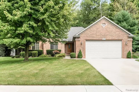 3176 Spruce Dr, Port Huron, MI 48060