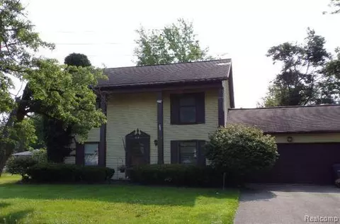 509 Park St, Watervliet, MI 49098