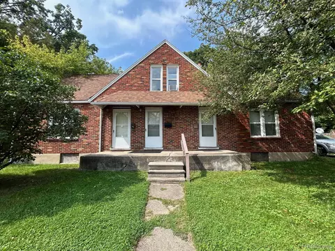 109 E Oakley St, Flint, MI 48503