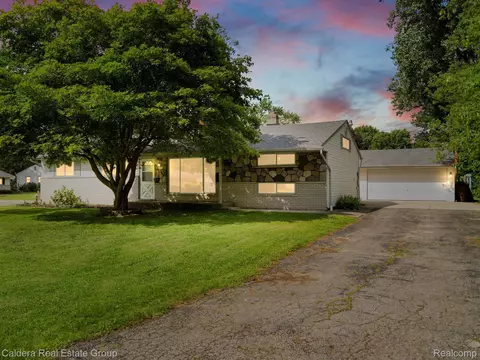 50560 Parsons Dr, Shelby Township, MI 48317
