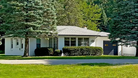 11076 Beryl Dr, White Lake, MI 48386