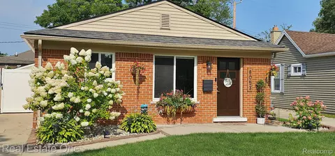 8053 Robindale Ave, Dearborn Heights, MI 48127