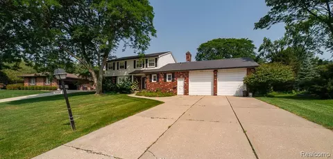 35578 Springvale St, Farmington Hills, MI 48331