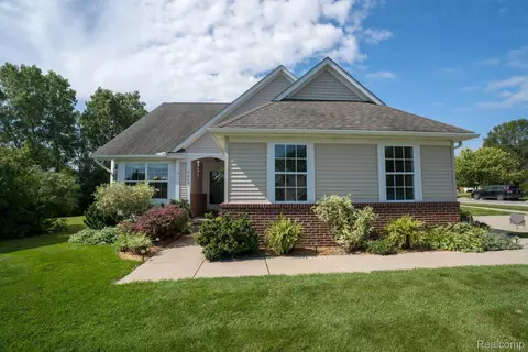 7427 Lake St, Dexter, MI 48130