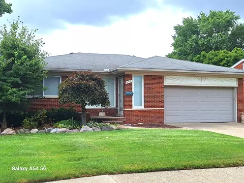 24917 Patricia Ave, Warren, MI 48091