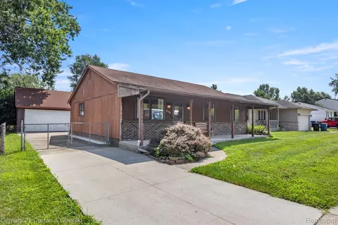 6108 N Carlson St, Westland, MI 48185