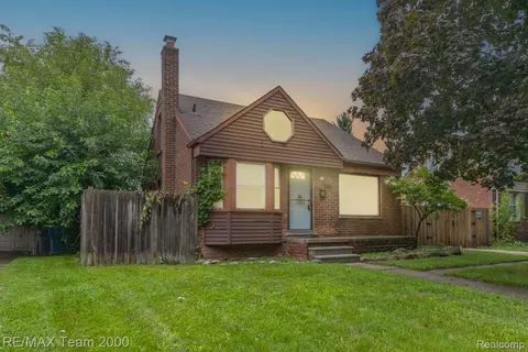 1036 Shadowlawn St, Inkster, MI 48141
