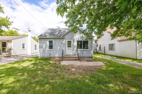 3047 Cloverdale St, Monroe, MI 48162