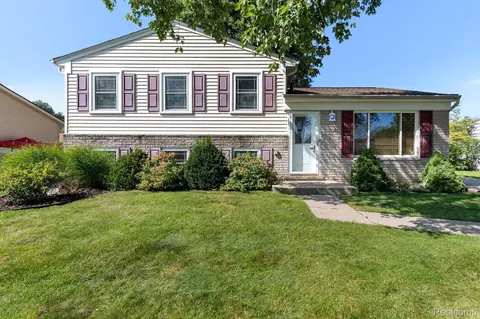 32665 Birchill, Chesterfield, MI 48047