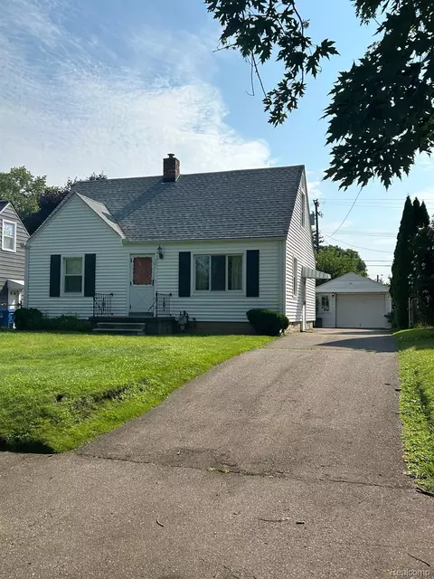 121 Ascot Ave, Waterford, MI 48328