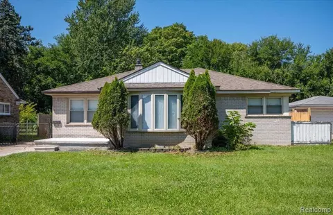 25545 Eureka Dr, Warren, MI 48091