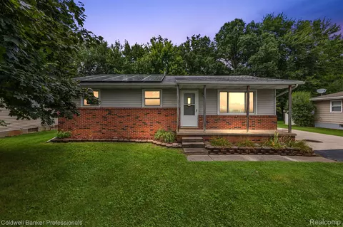 5409 Hopkins Rd, Flint, MI 48506