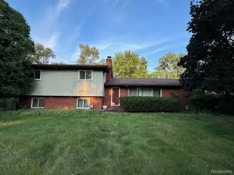 3649 S John Hix Rd, Wayne, MI 48184