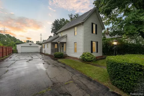 607 Woodlawn Ave, Owosso, MI 48867