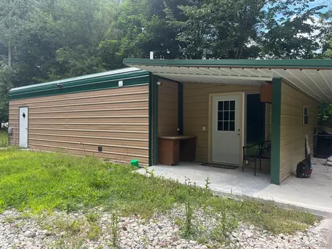 5971 Welch Dr, Hadley, MI 48462