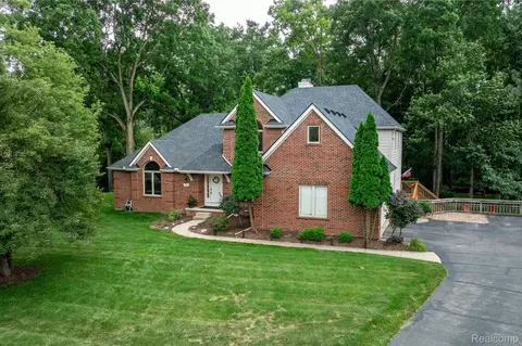 5759 Fox Holw, Superior, MI 48105