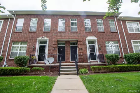 14483 Vauxhall Dr, Sterling Heights, MI 48313
