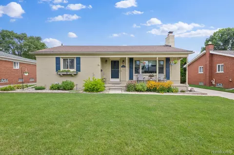 31742 Summers St, Livonia, MI 48154