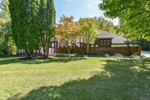 3388 Lutz Dr, York, MI 48160