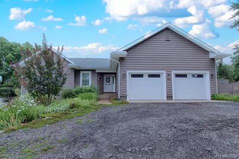 8320 Gregory Rd, Webster, MI 48130