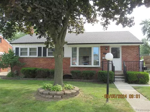 1000 Cardwell St, Garden City, MI 48135