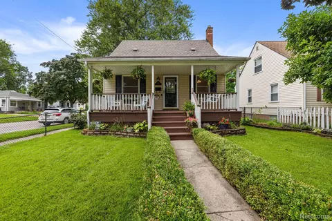 3171 Edgeworth St, Ferndale, MI 48220