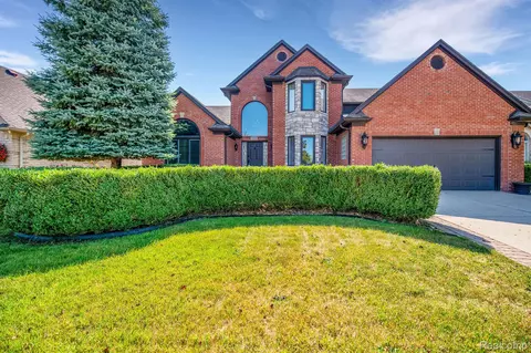 16210 Clinton Ave, Macomb, MI 48042