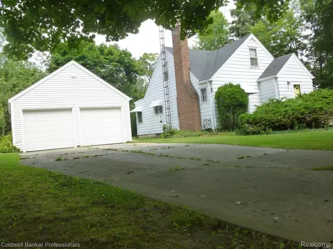 4450 Radcliffe Ave, Flint, MI 48507