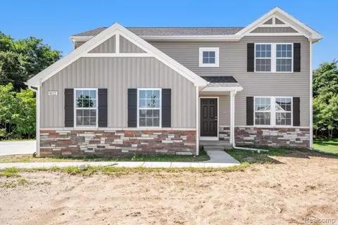 6122 Sage Crt Ct, Grand Blanc, MI 48439