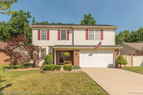 29250 Juniper St, Trenton, MI 48183