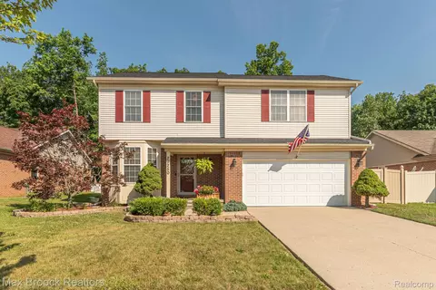 29250 Juniper St, Brownstown, MI 48183