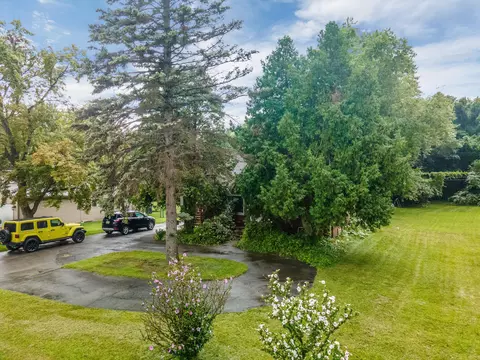 715 N Newburgh Rd, Westland, MI 48185