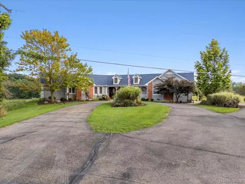 3335 W Marr Rd, Howell, MI 48855