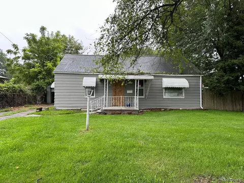 20900 Wellington Ave, Warren, MI 48089