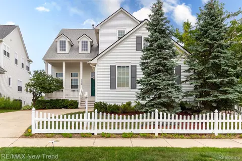 1179 N Bay Dr, Scio, MI 48103