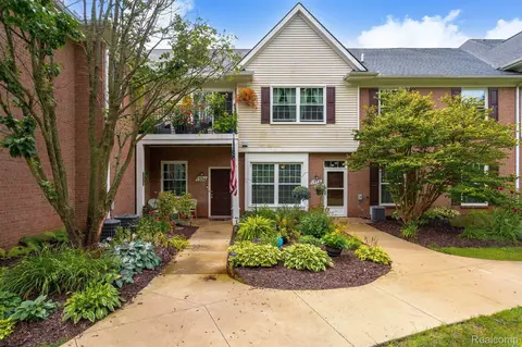 1324 Dufree Blvd, Howell, MI 48843