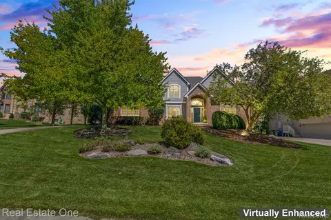 1860 Haverhill Dr, Rochester Hills, MI 48306