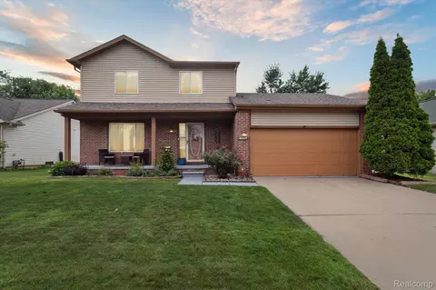 3145 Troy Dr, Troy, MI 48083