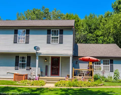 33655 Bayview Dr, Chesterfield, MI 48047