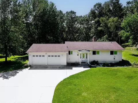 867 Old Pro Ln, Brandon, MI 48462