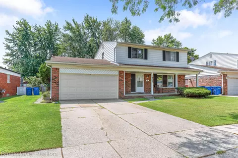 14516 Ivanhoe Dr, Warren, MI 48088